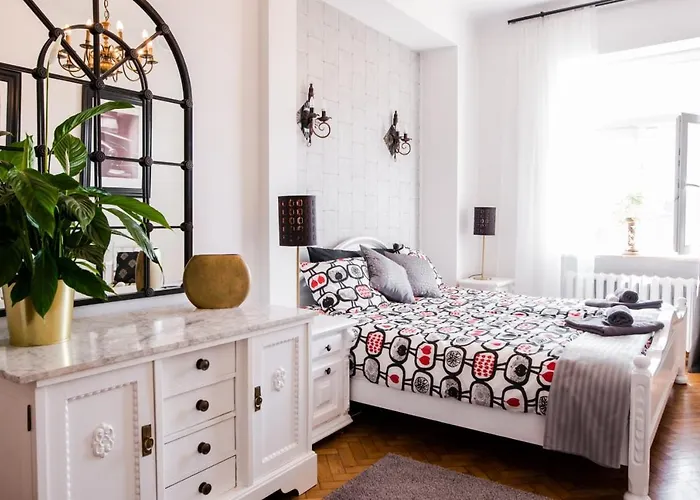 Halby Luxury Chmielna 73b Konukevi Varşova