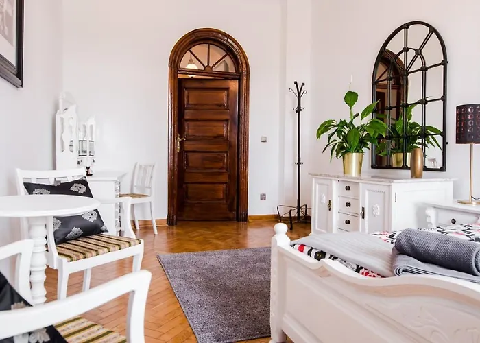 Konukevi Halby Luxury Chmielna 73b *