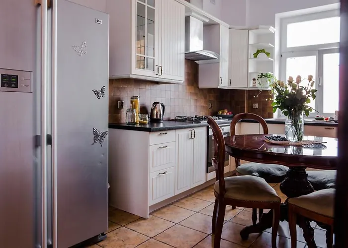 Halby Luxury Chmielna 73b Varşova