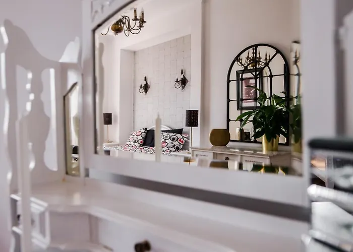 Halby Luxury Chmielna 73b Konukevi Varşova