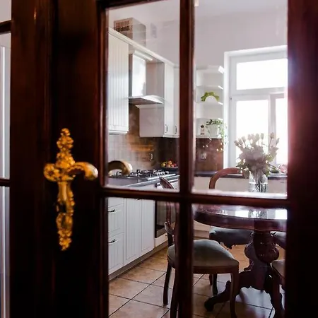 Halby Luxury Chmielna 73b Varsavia