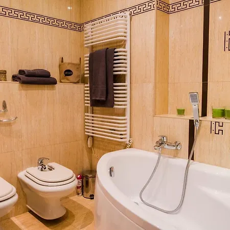 Halby Luxury Chmielna 73b Warschau