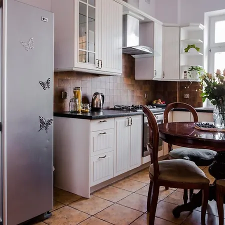 Halby Luxury Chmielna 73b Warschau